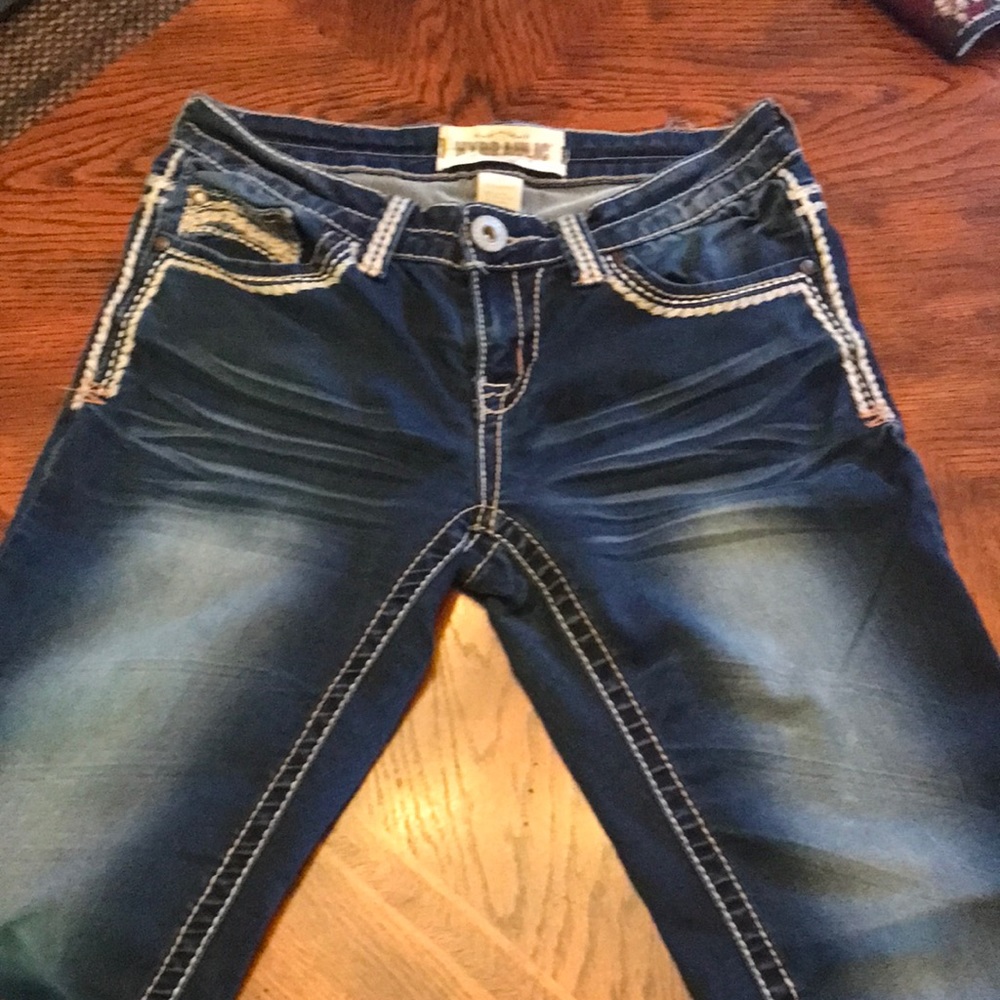 Hydraulic Jean Capri in size 8. Dark wash
